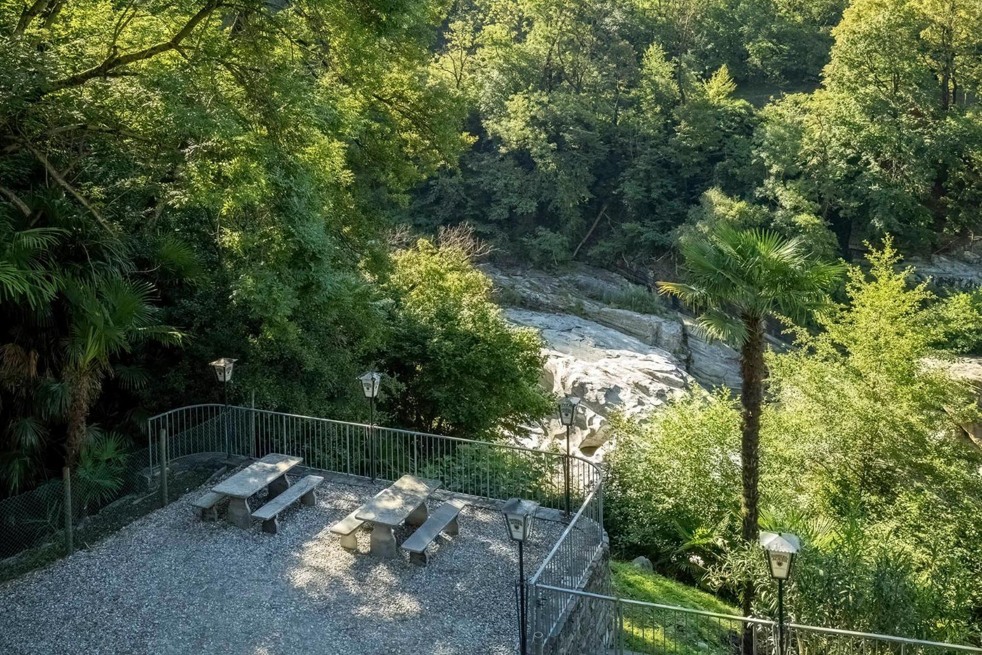Ristorante Charme Hotel Tre Terre Ponte Brolla Dış mekan fotoğraf
