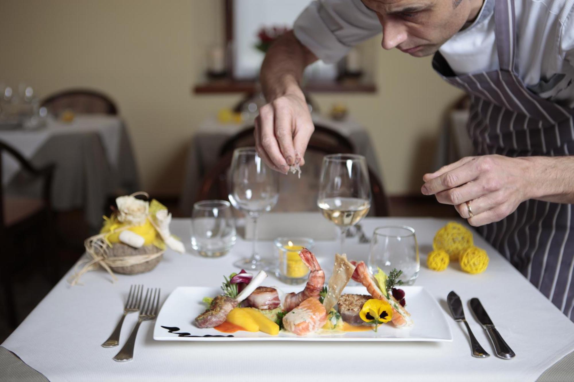 Ristorante Charme Hotel Tre Terre Ponte Brolla Dış mekan fotoğraf